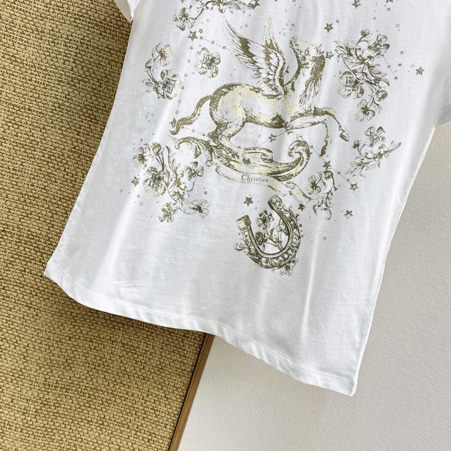 Women's short sleeves